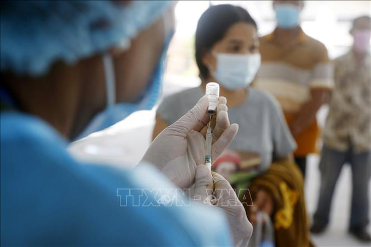 Số ca mắc COVID-19 toàn thế giới gần chạm 175 triệu
