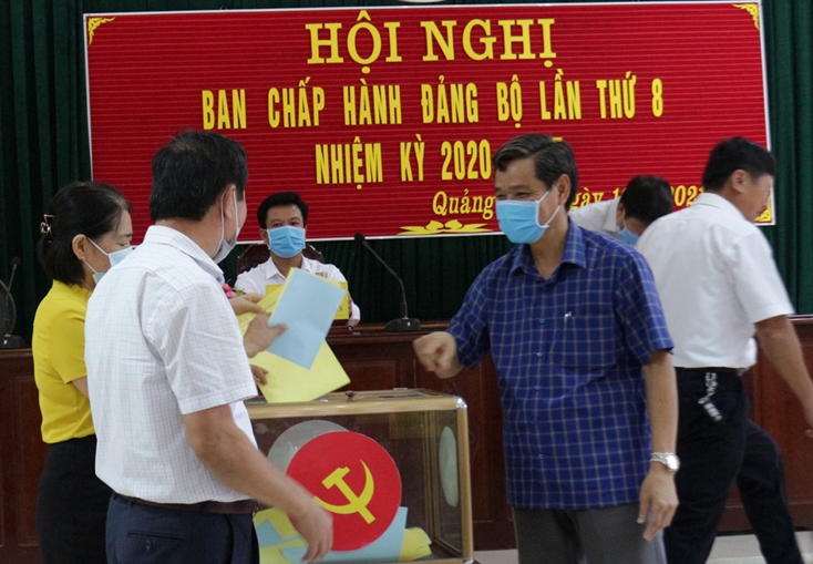 Quảng Ninh: Hội nghị Ban Chấp hành Đảng bộ huyện lần thứ 8