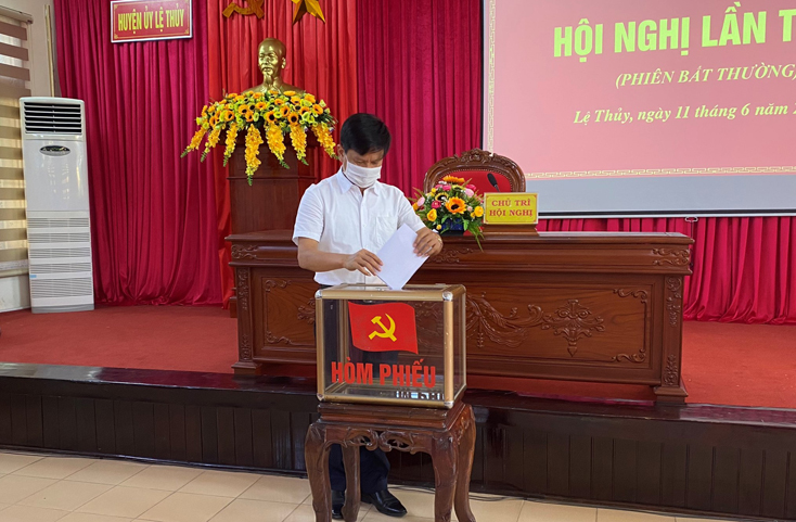 Lấy ý kiến nhân sự chức danh Phó Chủ tịch HĐND và Phó Chủ tịch UBND huyện Lệ Thủy
