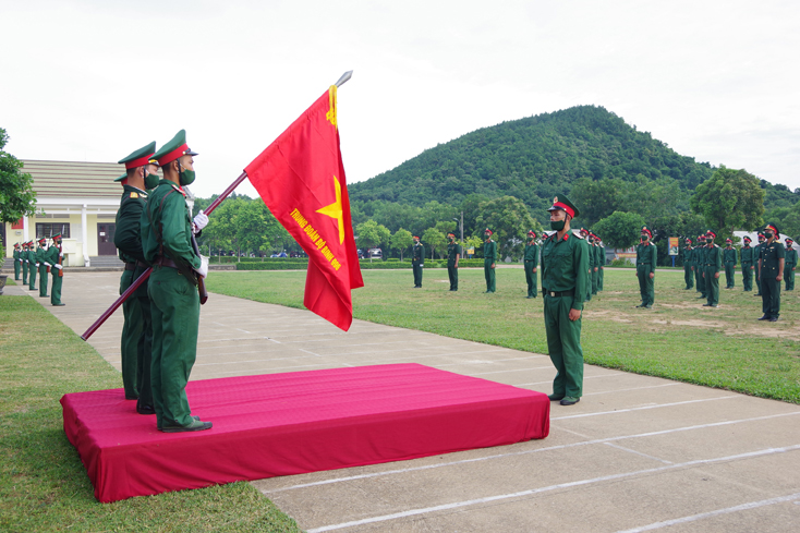 Tổ chức lễ tuyên thệ chiến sỹ mới năm 2021