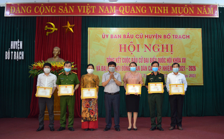 Bố Trạch: Tổng kết công tác bầu cử