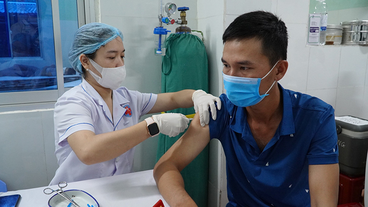 Tăng cường truyền thông, cảnh báo về lừa đảo, giả mạo tiêm chủng vắc xin phòng Covid-19