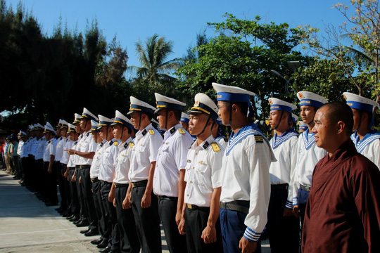 Hát Quốc ca trên đảo Trường Sa