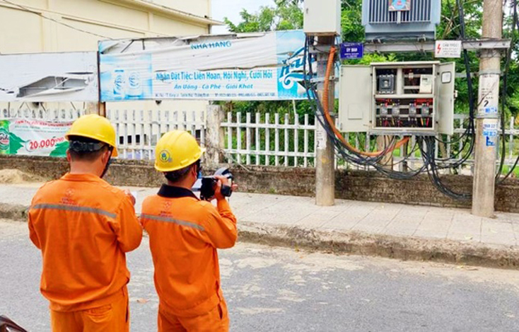 Sử dụng camera nhiệt để kiểm tra lưới điện trong mùa nắng nóng