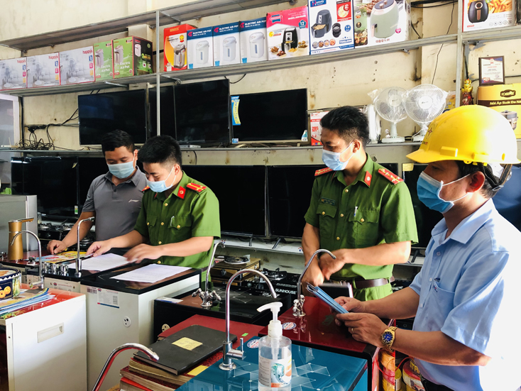 Minh Hóa: Triển khai đợt cao điểm tuyên truyền, kiểm tra an toàn phòng cháy chữa cháy