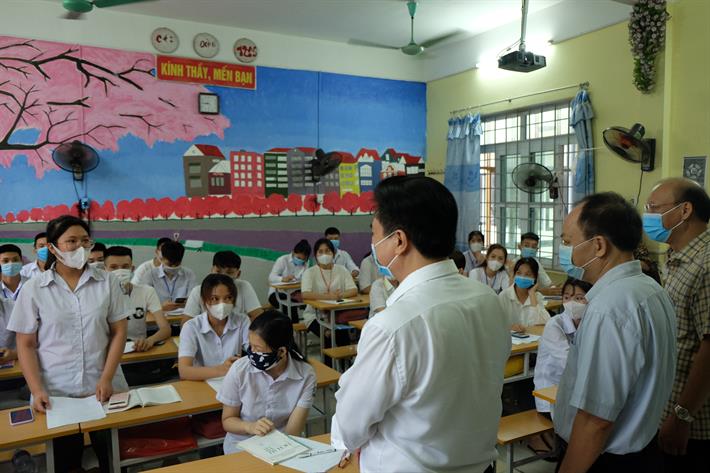 Ưu tiên cao nhất cho an toàn của thí sinh và người tham gia làm thi tốt nghiệp