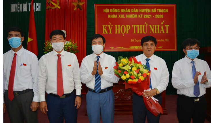 HĐND huyện Bố Trạch: Bầu các chức danh của HĐND, UBND và Hội thẩm Tòa án nhân dân nhiệm kỳ 2021-2026