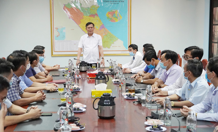 UBND tỉnh: Công bố và trao quyết định bổ nhiệm cán bộ