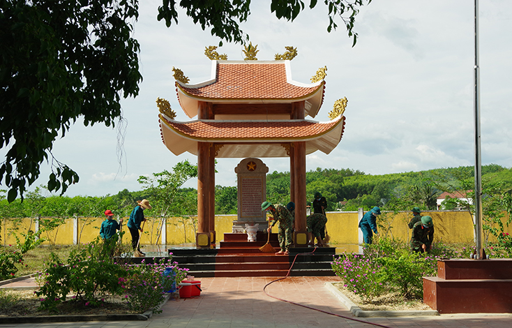 Đoàn Thanh niên Bộ Chỉ huy Quân sự tỉnh tu bổ khu di tích An Sinh