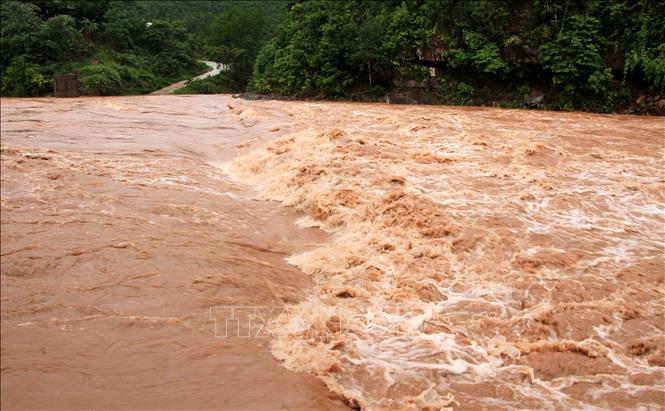 Đề phòng nguy cơ xảy ra lũ quét, sạt lở đất ở khu vực Bắc Bộ, Trung Bộ