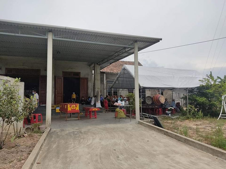 Phát hiện thi thể người phụ nữ sau vườn nhà