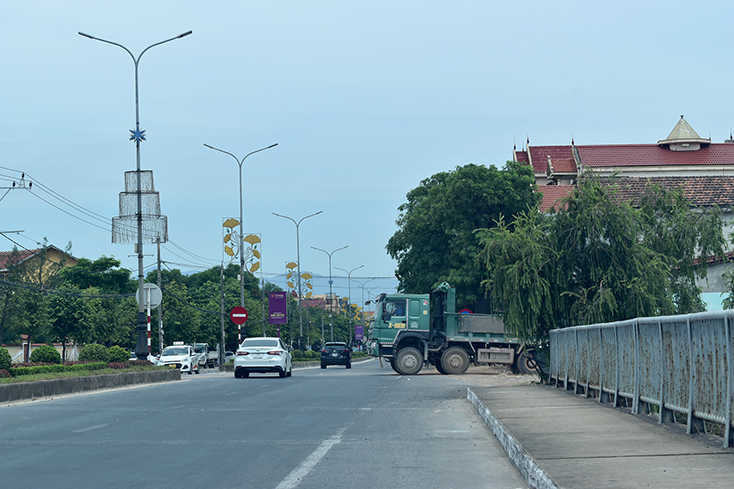 Thi công dự án cần bảo đảm an toàn giao thông