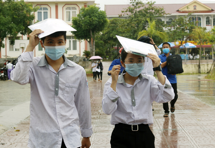 Ngày thi đầu tiên diễn ra an toàn, đảm bảo quy định phòng dịch