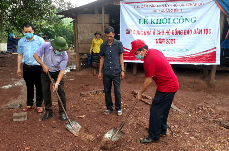 Khởi công nhà "Chữ thập đỏ" cho đồng bào dân tộc huyện Quảng Ninh