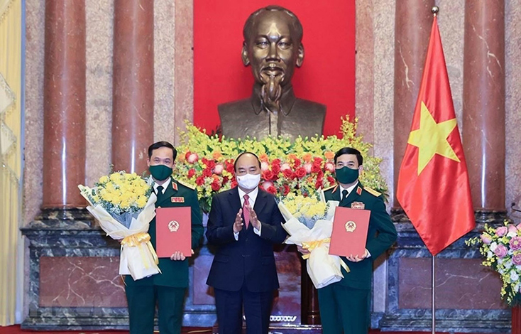 Trao Quyết định thăng quân hàm Đại tướng và Thượng tướng cho 2 lãnh đạo Bộ Quốc phòng