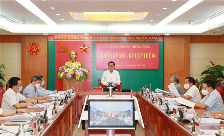 Quyết liệt, nghiêm minh trong kỷ luật của Đảng