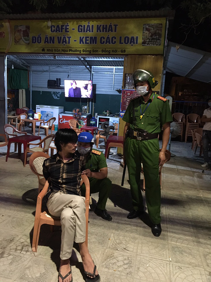 Nghịch tử dùng dao chém tử vong mẹ ruột
