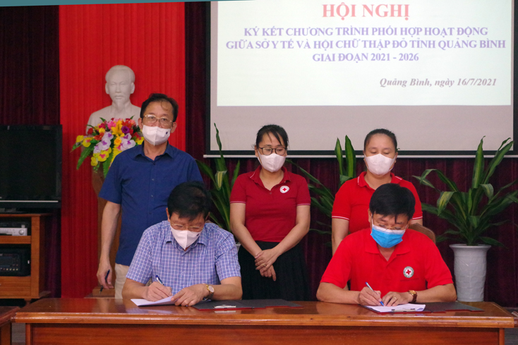 Hội Chữ thập đỏ và Sở Y tế: Ký kết chương trình phối hợp giai đoạn 2021-2026