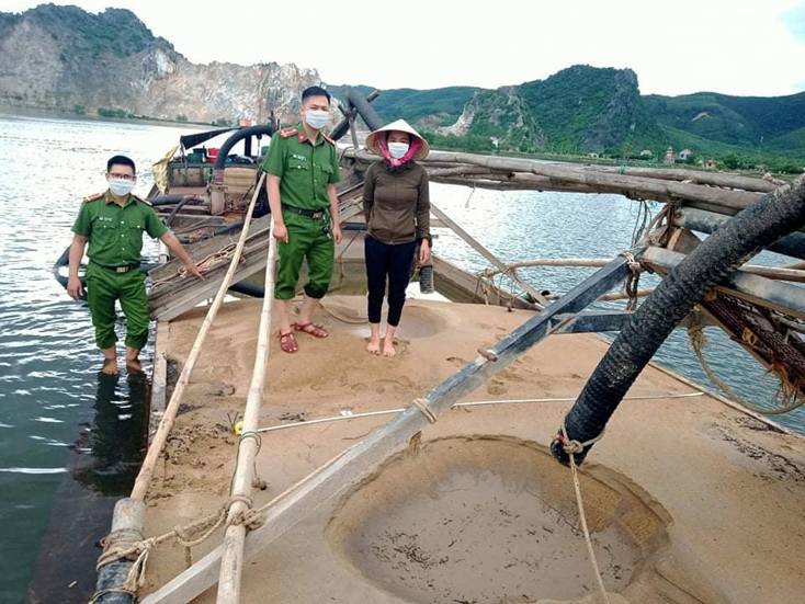 Tăng cường xử lý nạn "cát tặc"