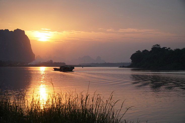 Hoàng hôn sông Gianh