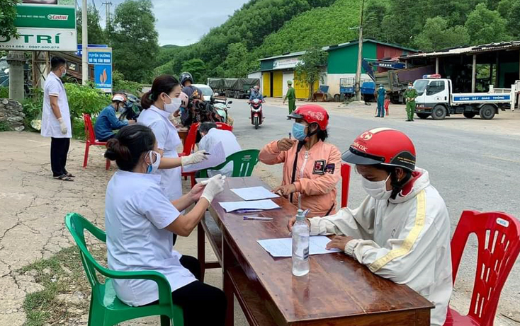 Tuyên Hóa:  Truy vết được 8 người là F1 của tài xế lái taxi ở TP. Đồng Hới