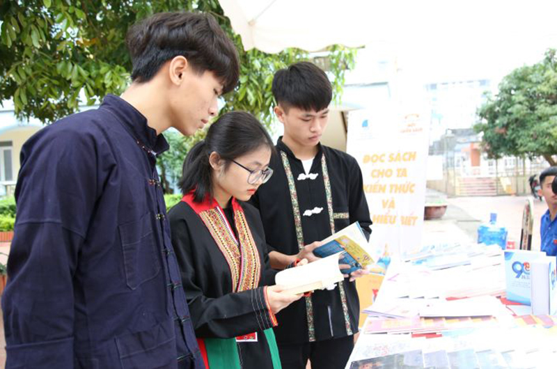Khởi động cuộc thi viết "Đọc sách để thay đổi"