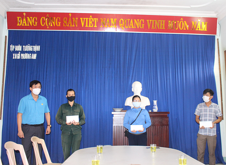 LĐLĐ tỉnh: Thăm đoàn viên, người lao động khó khăn do ảnh hưởng của dịch bệnh Covid-19