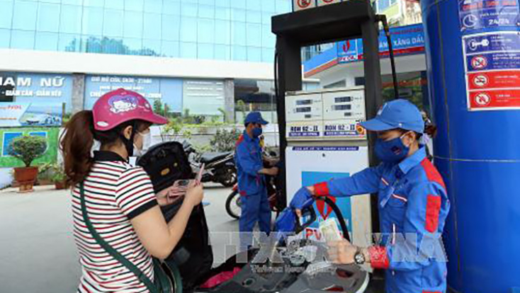 Xăng, dầu giảm giá sau nhiều lần tăng liên tiếp