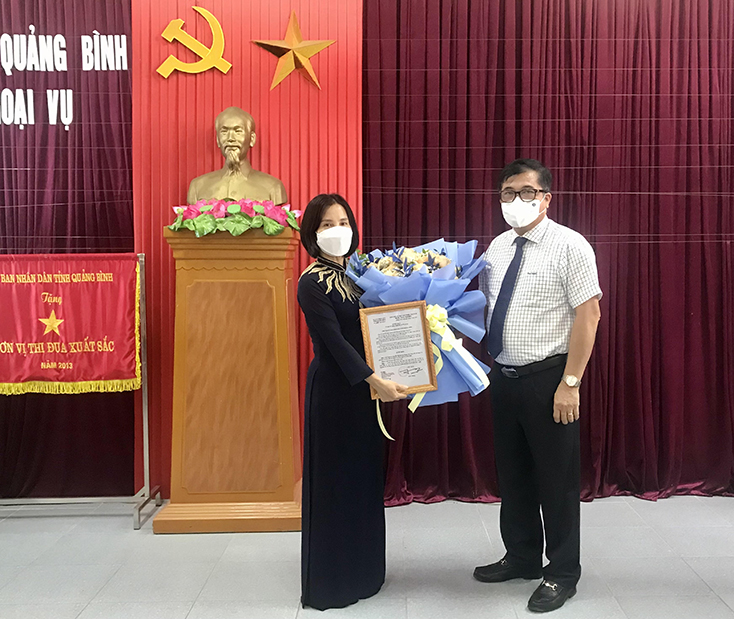 UBND tỉnh: Công bố và trao quyết định bổ nhiệm Giám đốc Sở Ngoại vụ