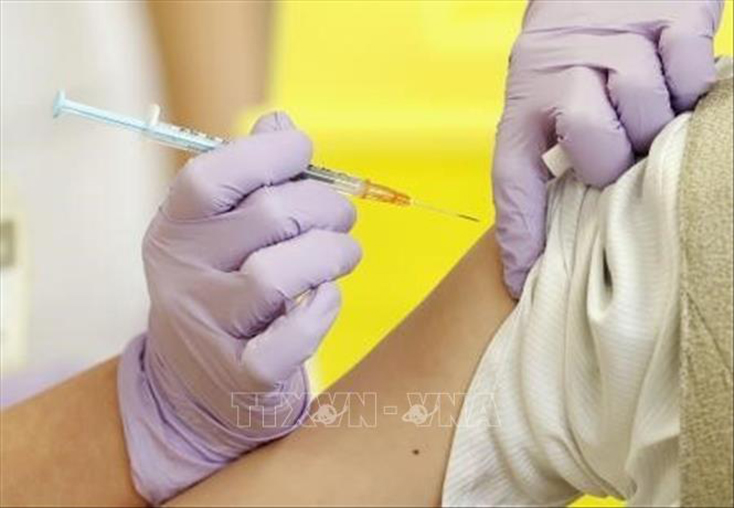 Nhật Bản triển khai tiêm mũi thứ ba cho người dân vào năm 2022