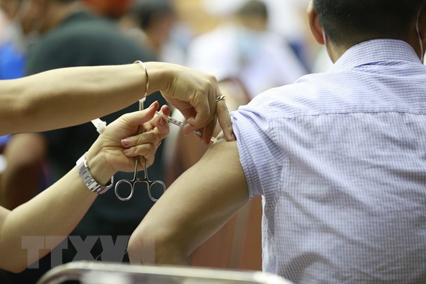 Trưởng đại diện WHO: Hãy tiêm bất kỳ loại vaccine có sẵn khi đến lượt
