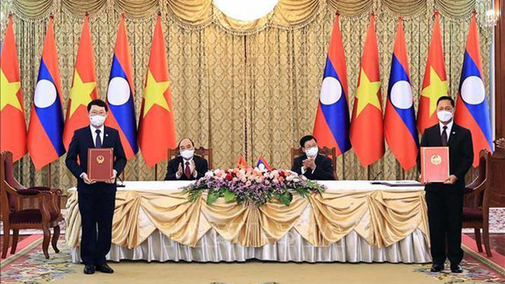 14 văn kiện hợp tác giữa các bộ ngành, doanh nghiệp Việt Nam và Lào