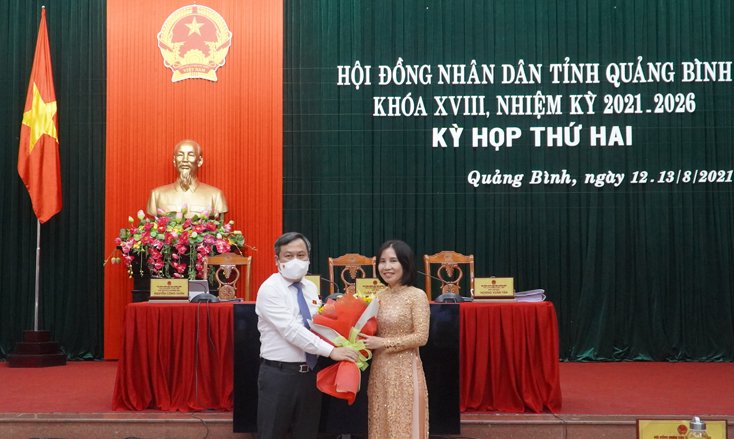 HĐND tỉnh thảo luận tình hình kinh tế - xã hội và bầu bổ sung Ủy viên UBND tỉnh
