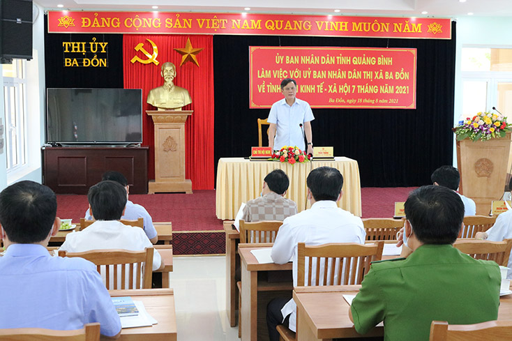 Đồng chí Chủ tịch UBND tỉnh làm việc với UBND TX. Ba Đồn