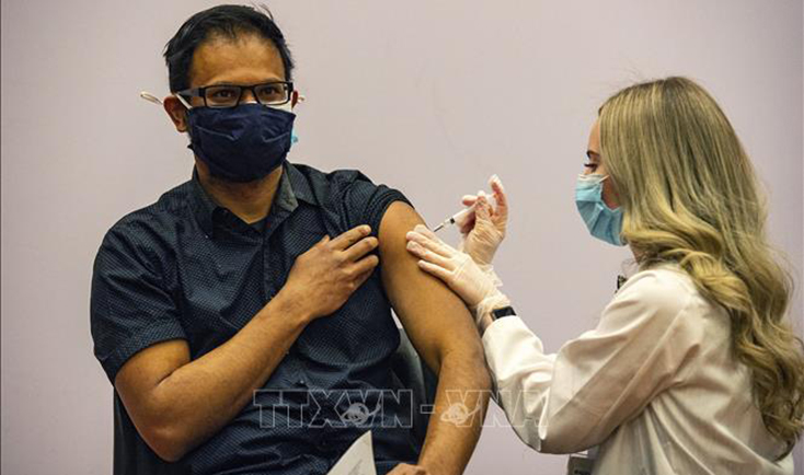 Bộ Quốc phòng Mỹ ban hành văn bản bắt buộc nhân viên phải tiêm vaccine