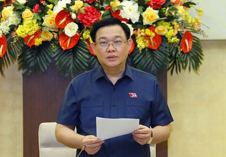 Chủ tịch Quốc hội chủ trì phiên họp về chiến lược xây dựng và hoàn thiện Nhà nước pháp quyền
