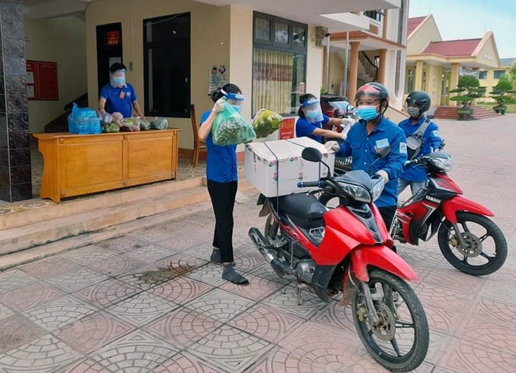 "Đi chợ" giúp dân