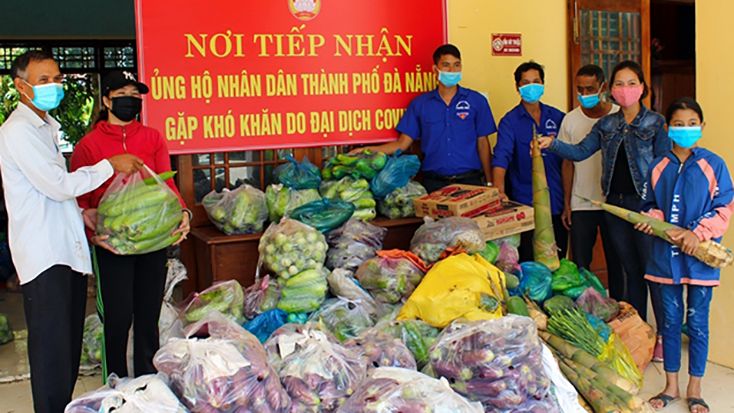 Càng khó khăn, càng ngời sáng tinh thần Việt Nam