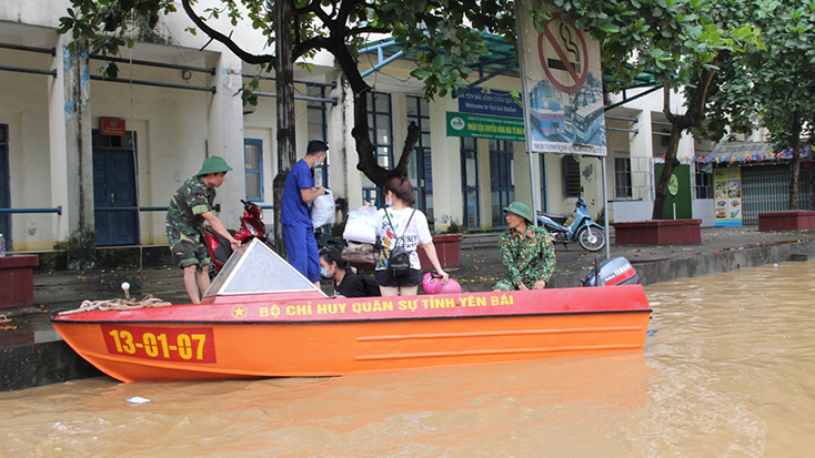 Toàn quân chủ động phòng, chống thiên tai gắn với phòng, chống đại dịch Covid-19
