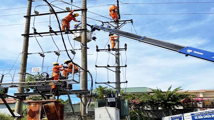 Đóng điện hạng mục công trình "Nâng cao độ tin cậy lưới điện khu vực phía Nam tỉnh Quảng Bình năm 2021"
