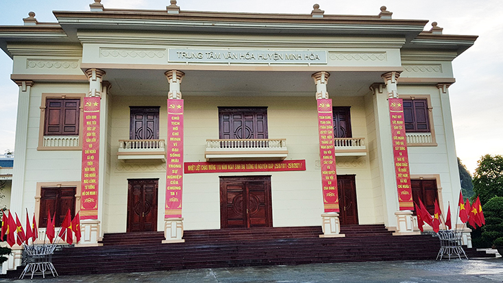Cho thôi chức Giám đốc Trung tâm VH-TT-TT huyện Minh Hóa