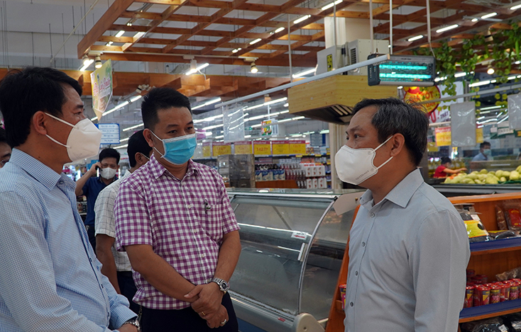 "Sẵn sàng, quyết liệt, chủ động ứng phó và sự ủng hộ, đồng thuận của nhân dân là cơ sở để vượt qua dịch bệnh, sớm đưa Quảng Bình về trạng thái bình thường mới"