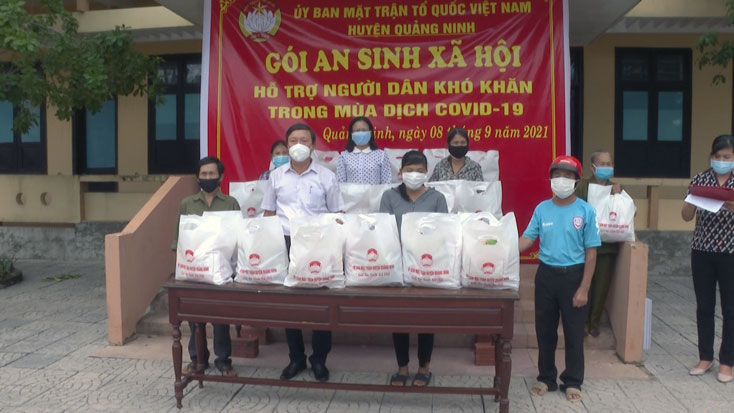 Ủy ban MTTQVN huyện Quảng Ninh: Hỗ trợ an sinh cho các gia đình gặp khó khăn do ảnh hưởng của dịch Covid-19