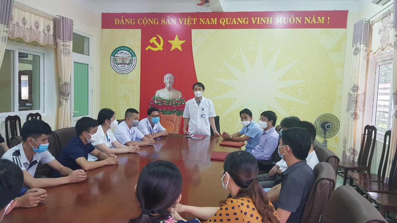 12 y, bác sỹ Bệnh viện đa khoa Minh Hóa tham gia hỗ trợ điều trị bệnh nhân Covid-19