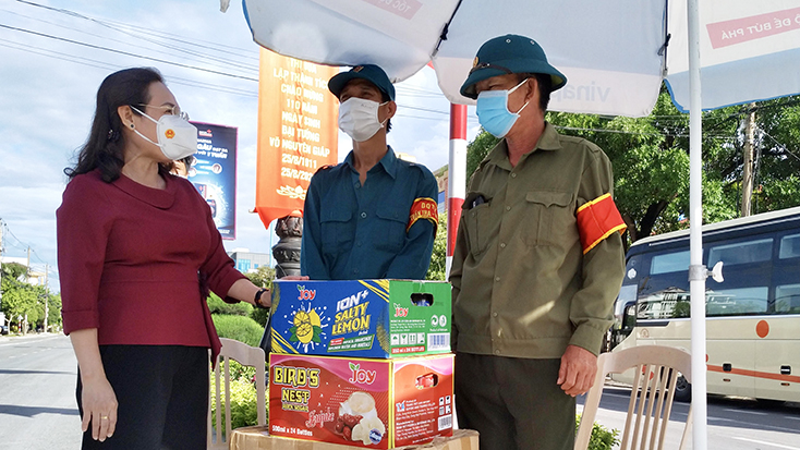 Đổi mới nội dung và phương thức hoạt động theo hướng thiết thực, bám sát cơ sở