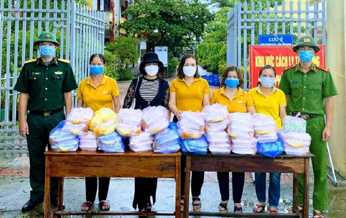 "Triệu phần quà san sẻ yêu thương"