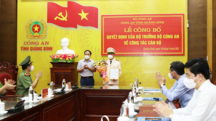 Công bố quyết định bổ nhiệm Phó Giám đốc Công an tỉnh Quảng Bình