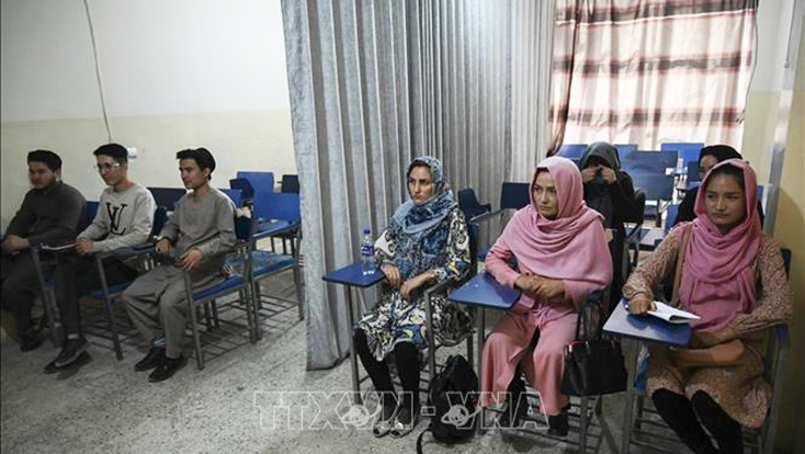 Taliban cho phép phụ nữ học đại học kèm một số điều kiện