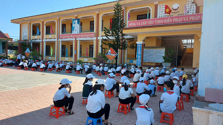 Quảng Bình chủ trương hỗ trợ 100% học phí kỳ 1, năm học 2021-2022 cho học sinh