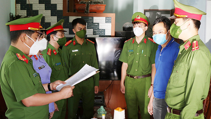 Bắt giám đốc công ty kêu gọi đầu tư tài chính để lừa đảo chiếm đoạt tài sản